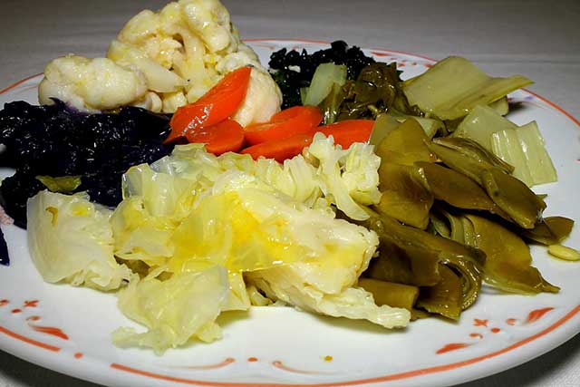 Ensaladas y verduras a la carta en el restaurante Hylogui Leganés